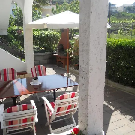 Ivo - With Terrace Appartamento *
