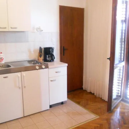 Ivo - With Terrace Apartment